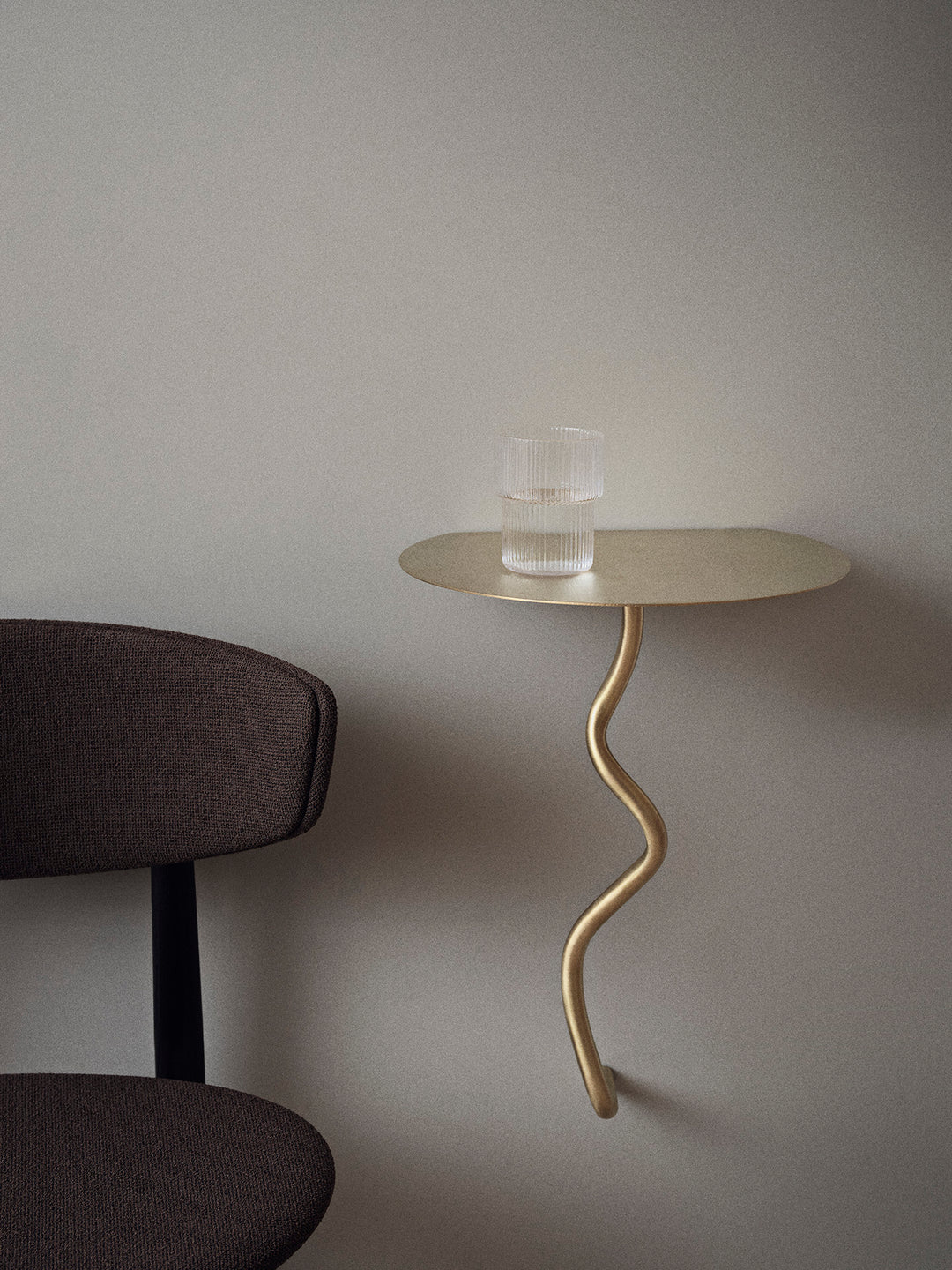 Curvature Wall Table