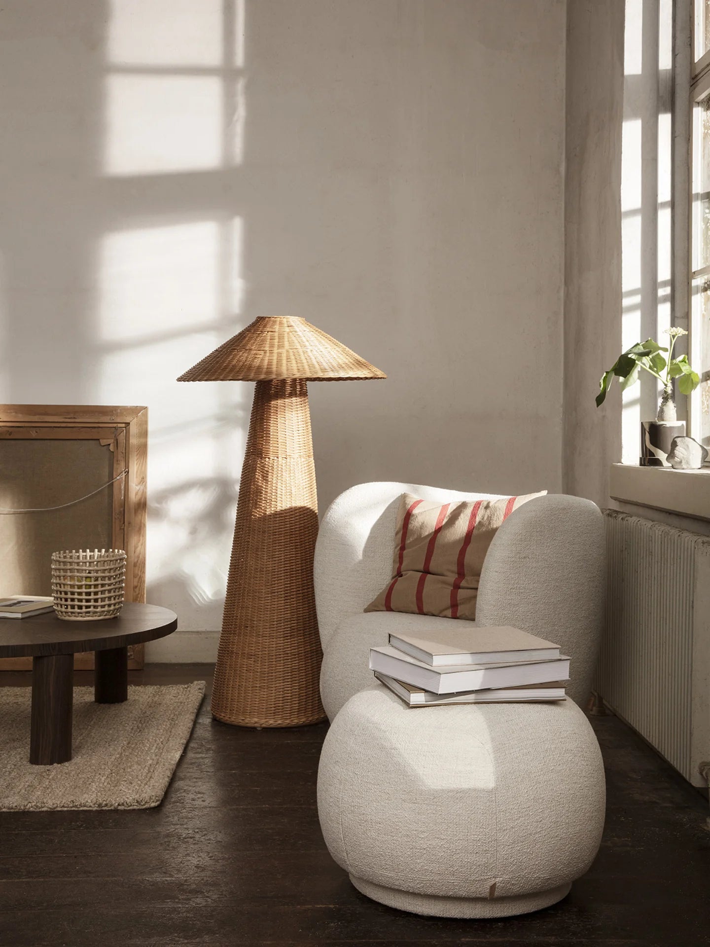 Dou Floor Lamp