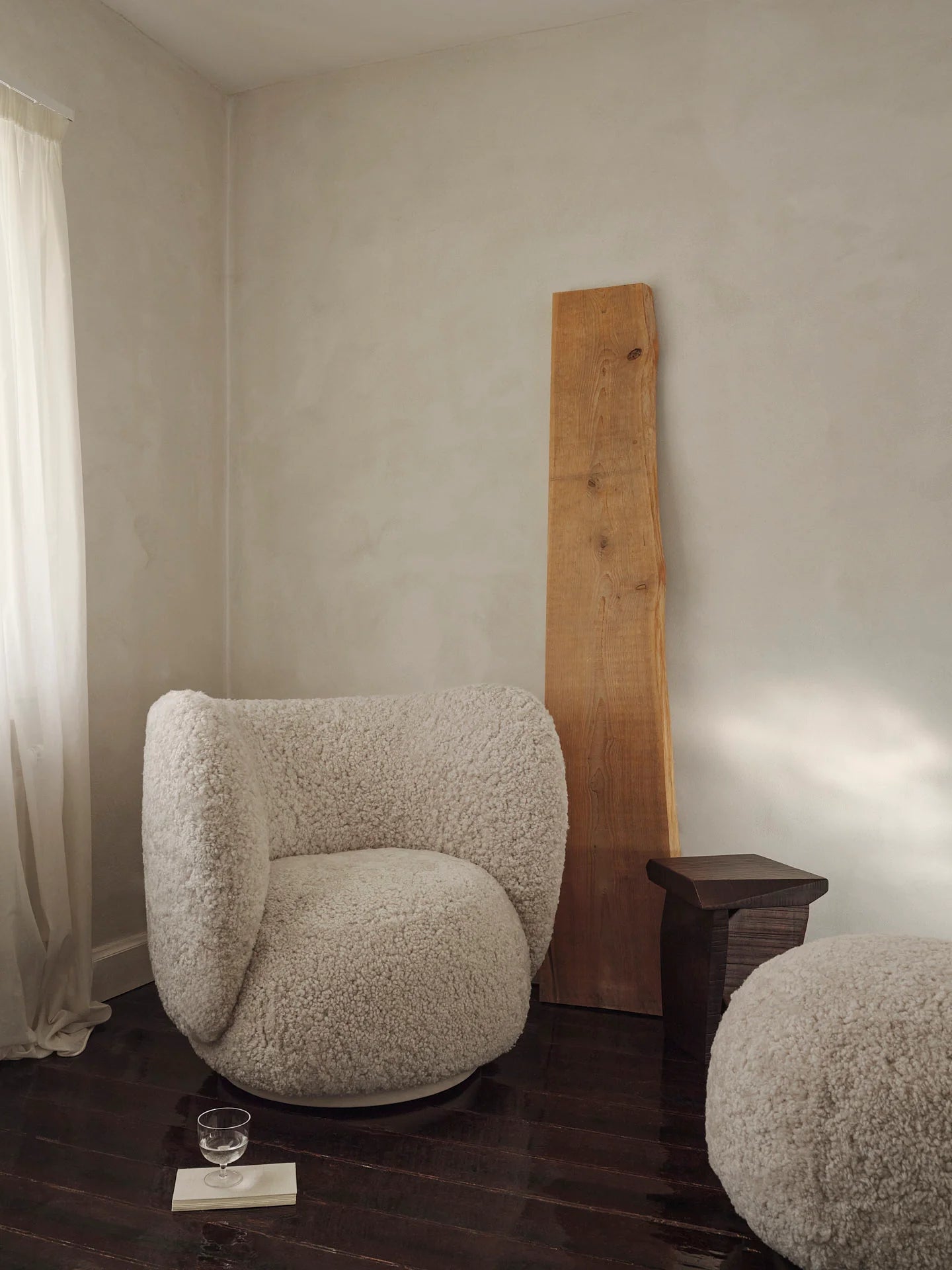 Rico Lounge Chair - Sheepskin - Moonlight