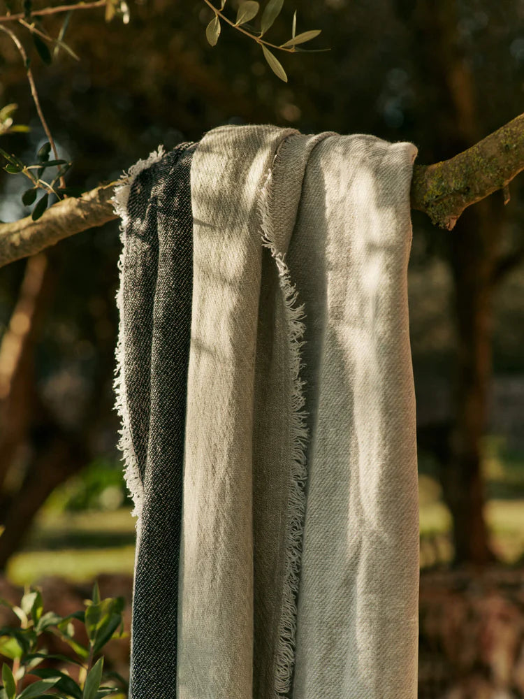 Pila Linen Throw