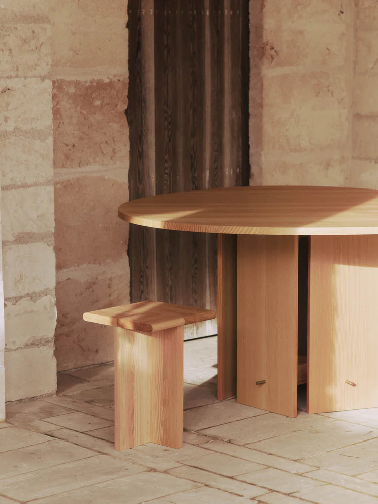 Aukko Dining Table