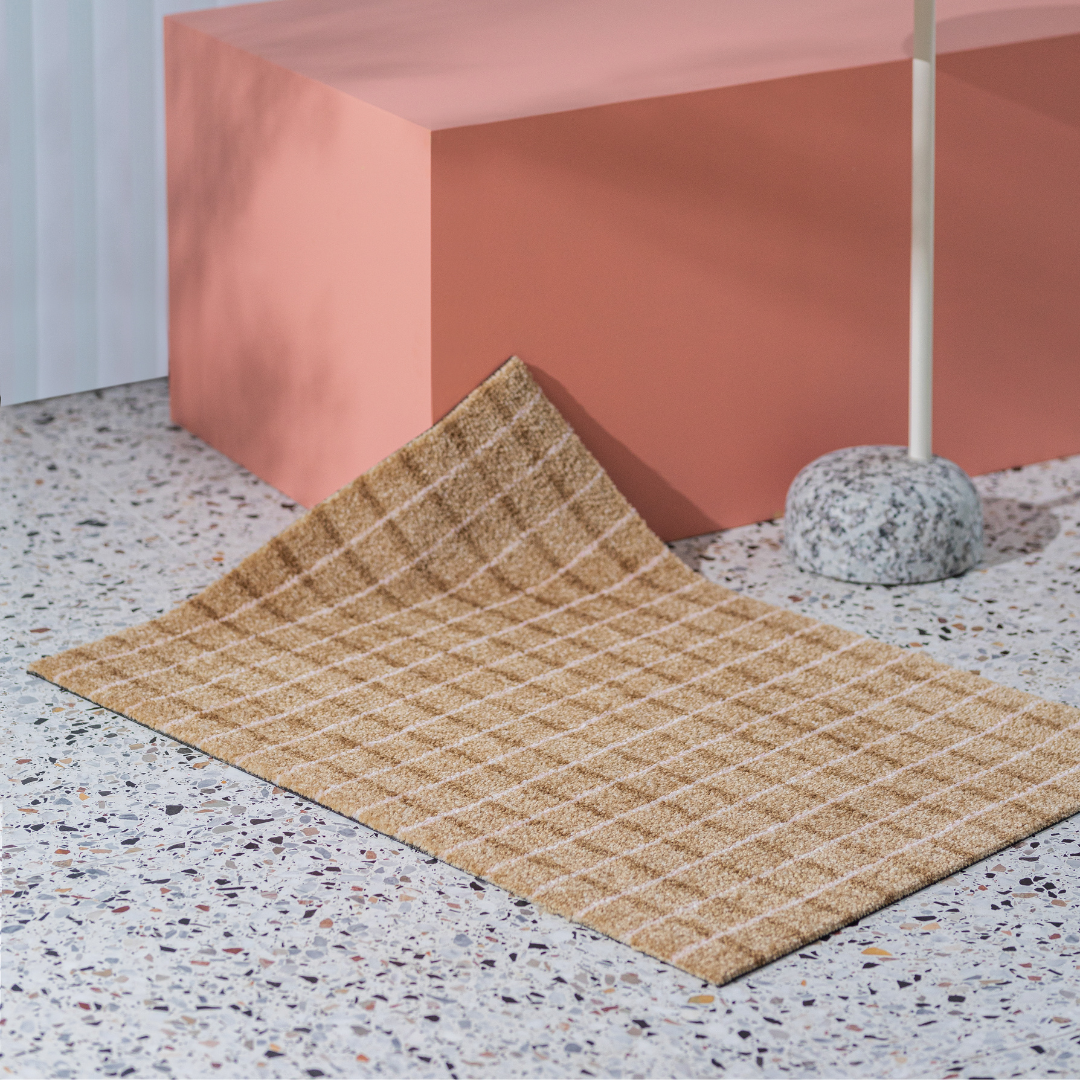 Grid Floor Mat - Chocolate Strawberry