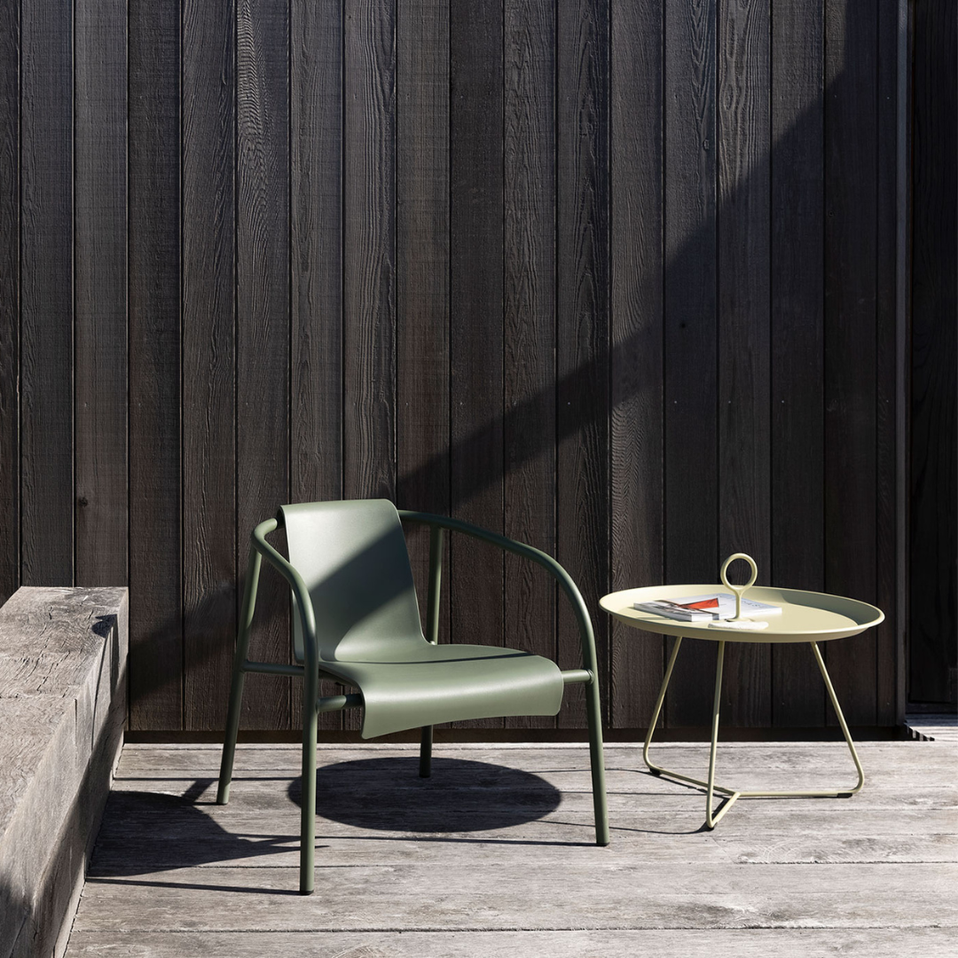 EYELET Tray Table