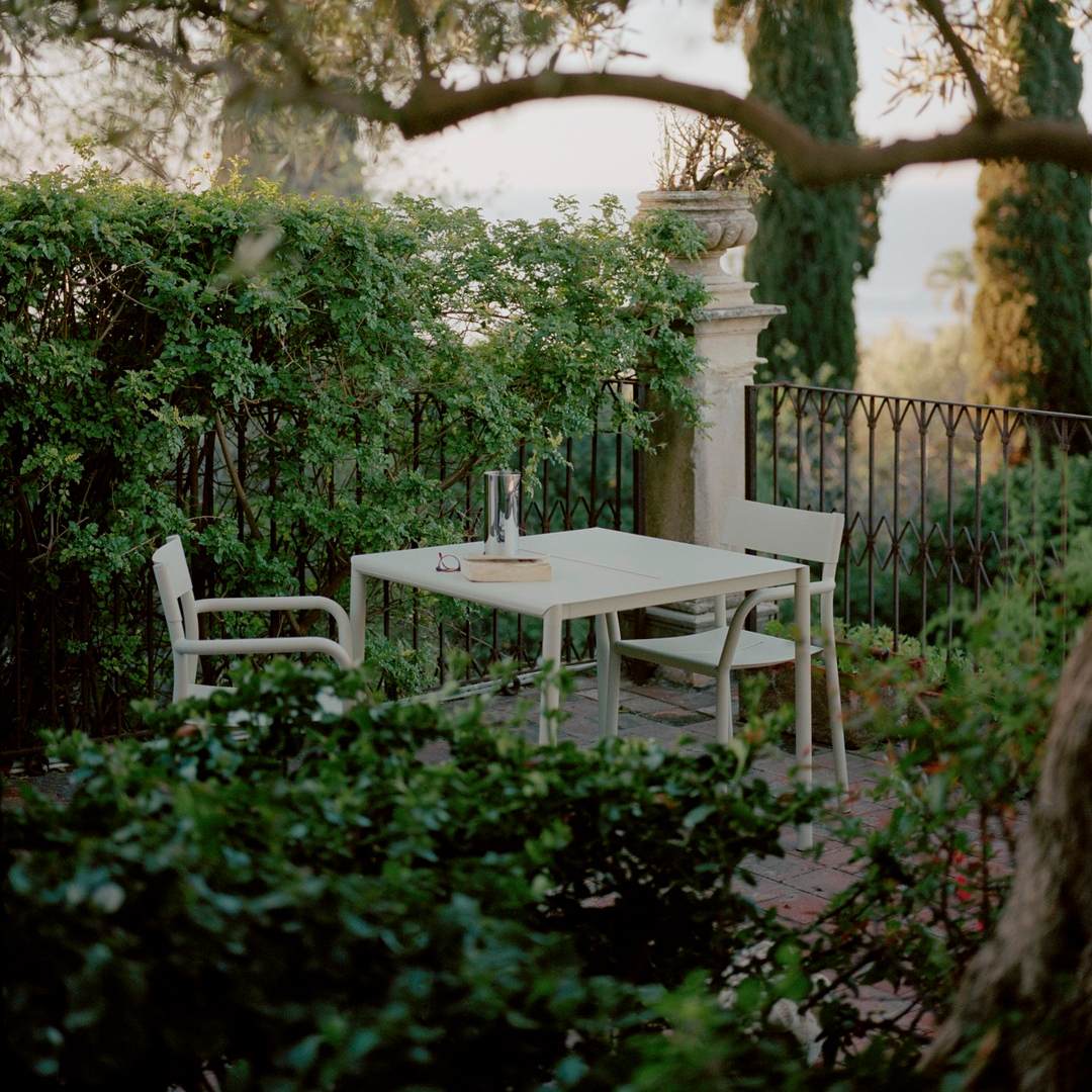 May Outdoor Table