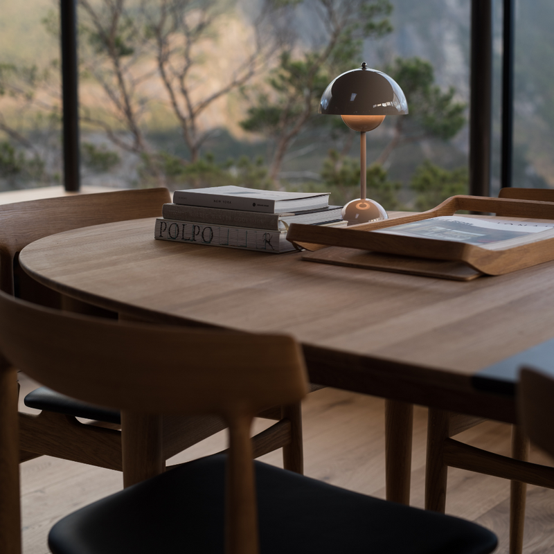 Øya Dining Table