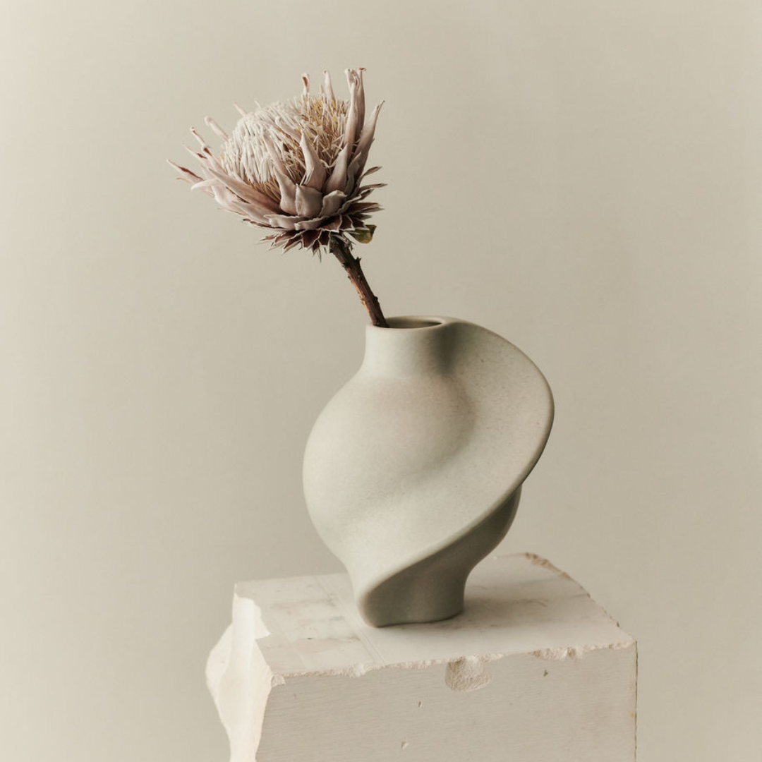 Pirout Vase 01