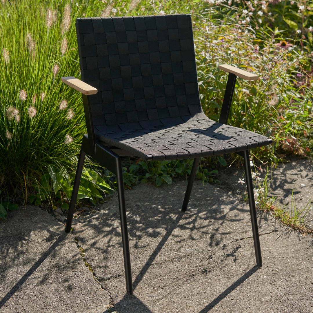 Ville AV34 Outdoor Arm Chair