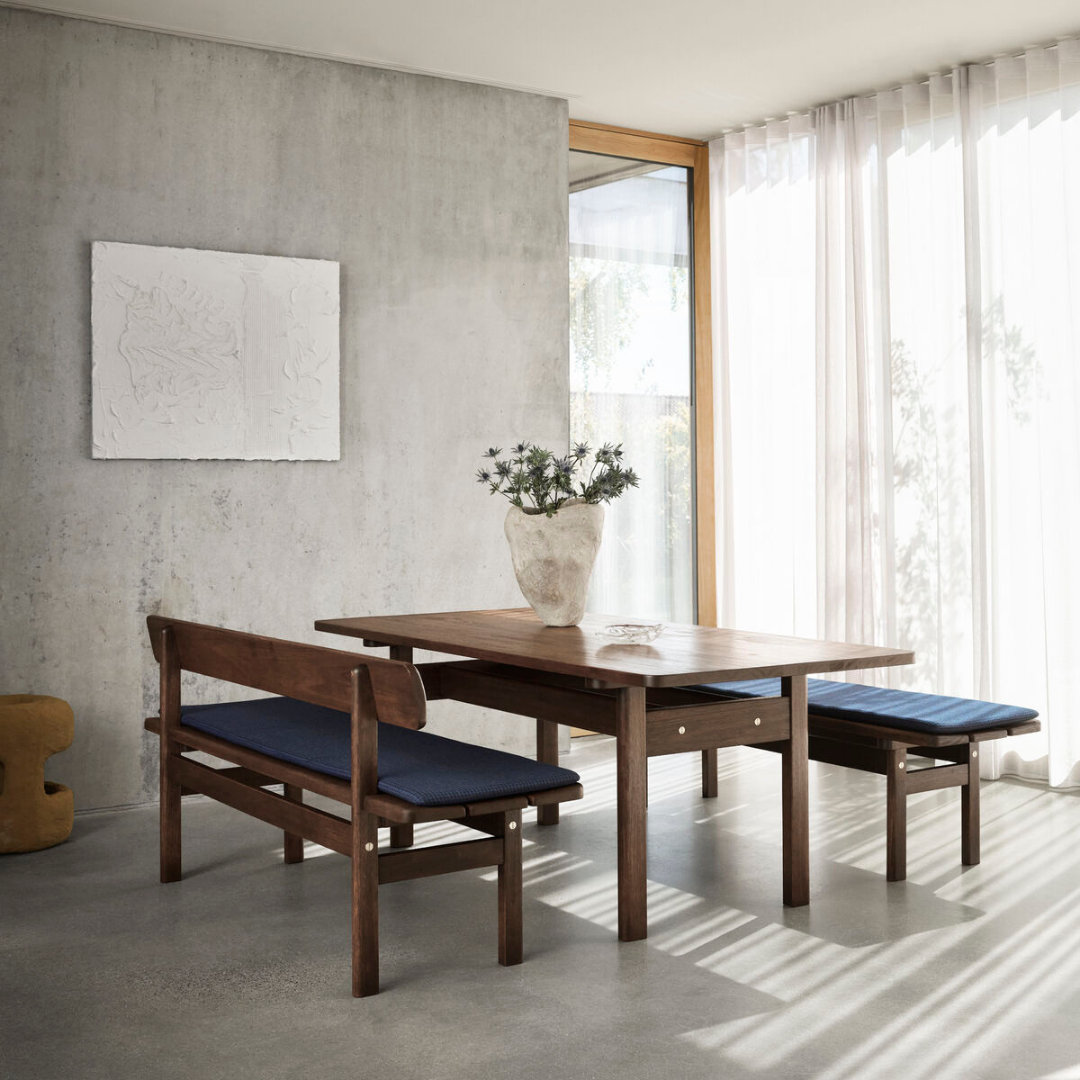 BM0698 Asserbo Dining Table