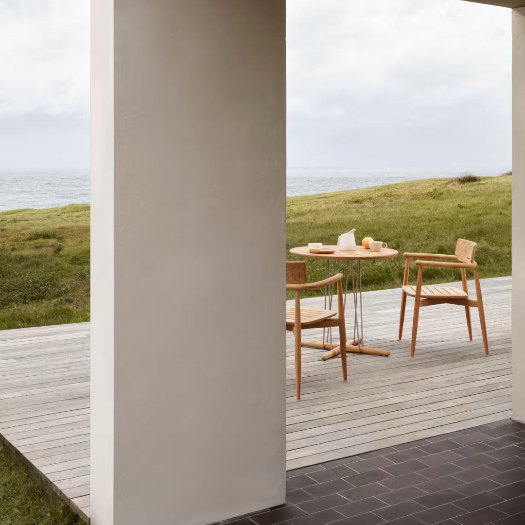 E022 Embrace Outdoor Dining Table