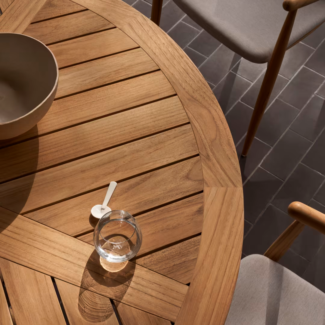 E022 Embrace Outdoor Dining Table