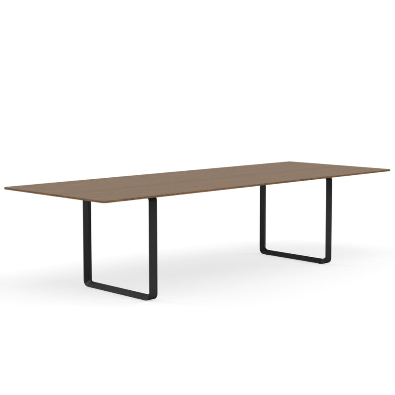 70/70 Table 295 x 108