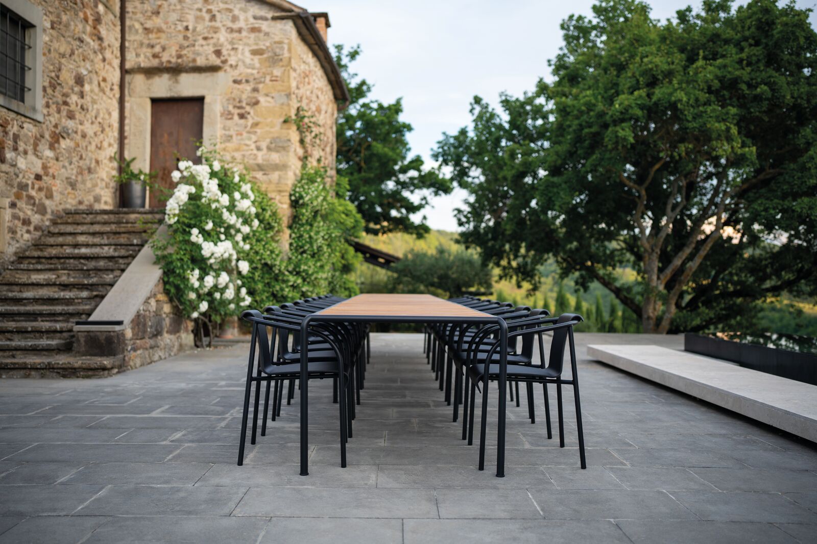 AVANTI Outdoor Dining Table