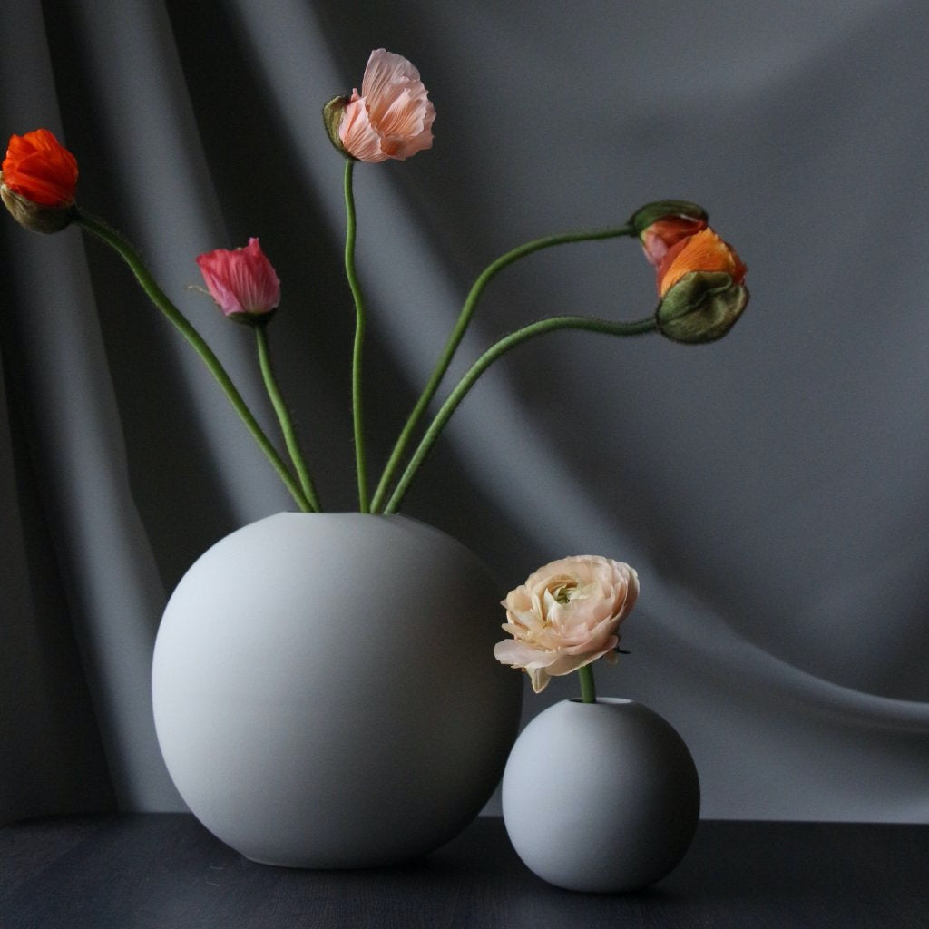 Ball Vase Grey 20cm