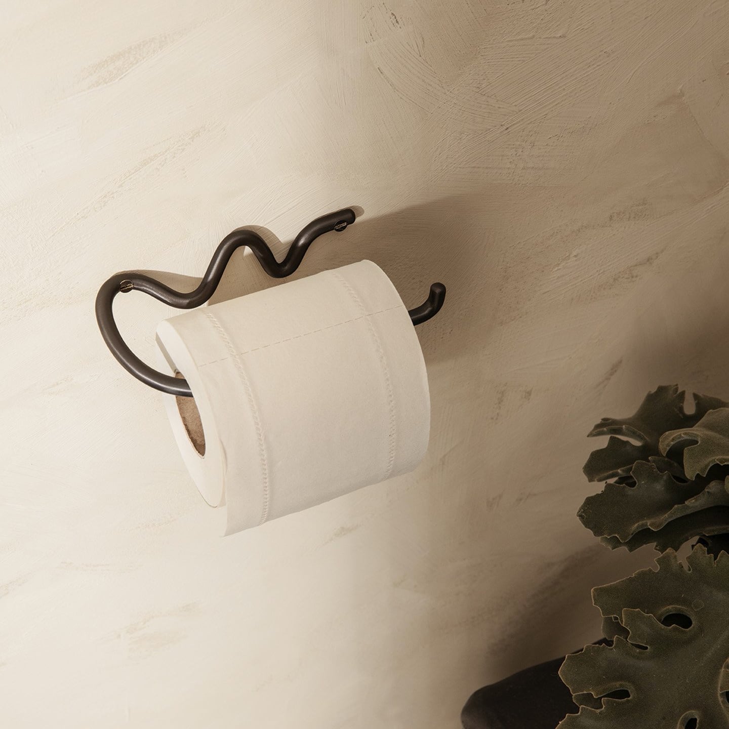 Curvature Toilet Paper Holder